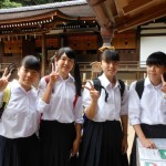 ４
