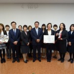 市長を囲んで
