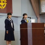 ４