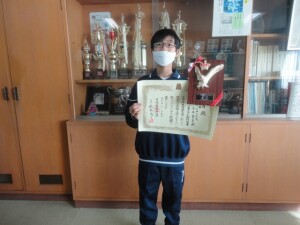 1月26日(木)　行田市将棋大会で優勝した1年生が報告