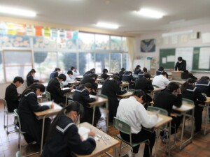 １１月２５日（火）　期末テスト１日目