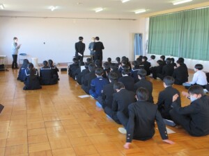 １２月２３日（火）　学年集会